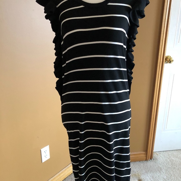 Dress - Picture 1 of 3